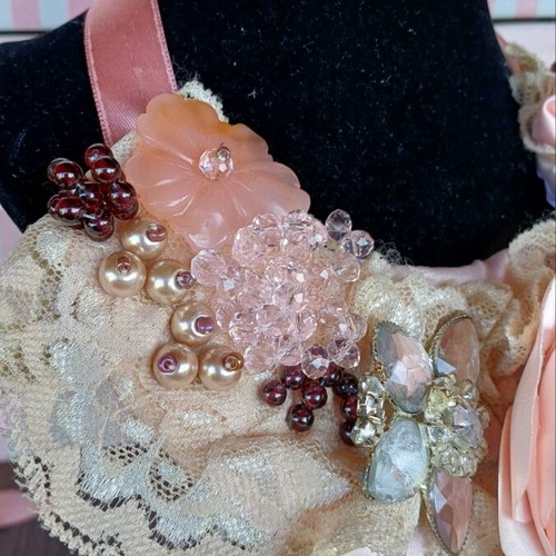 Handmade Collar Necklace with Flowers, Pearls and Stones New