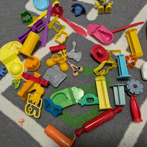 Playdough dentist and other molds like new