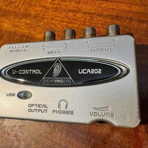 Behringer U-Control UCA202 USB sound card like new