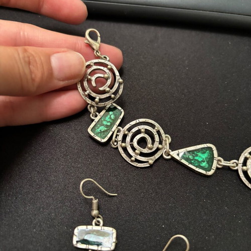 Jewelry set with handmade green iridescent earrings and bracelet new