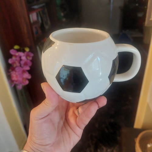 Mug shaped like a ball like new