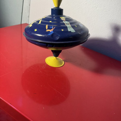 Tin spinning top used, children's toy