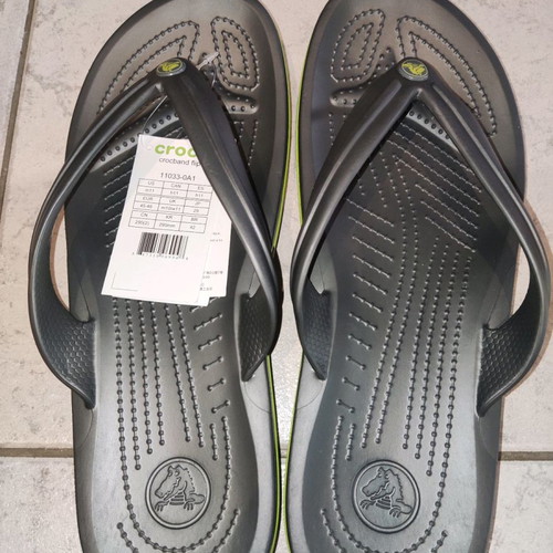 Crocs crocband flip sandals new, size 45, gray