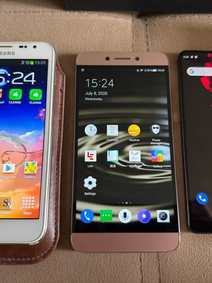 Essential Phone PH-1, Leeco x620, Samsung Galaxy Note SHV-E160S and iPhone 5c set