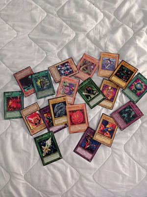 Κάρτες Yu-Gi-Oh σαν καινούργιες, πακέτο