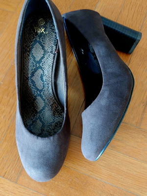 Fabric brown pumps like new, size 36