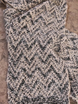 Kookai scarf used, knitted wool blend, black and beige