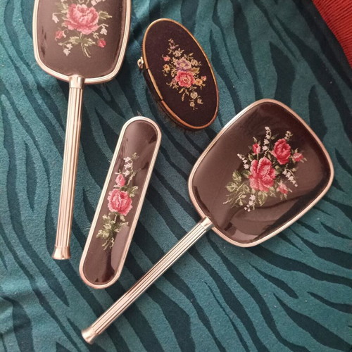 Vintage grooming set used with romantic floral motifs