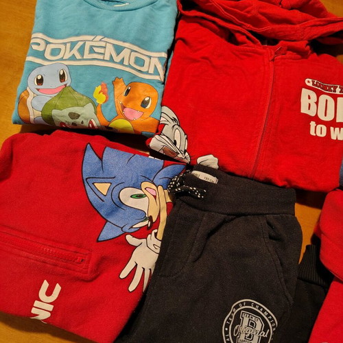 Children's clothing pack used, 2 jackets, 3 sweatshirts, 1 tracksuit age 6