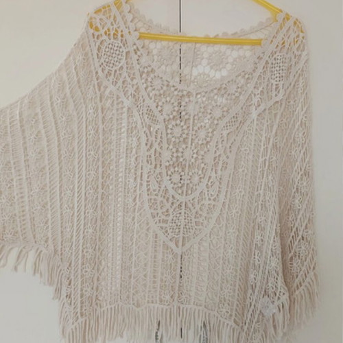 Lace poncho beige like new, one size