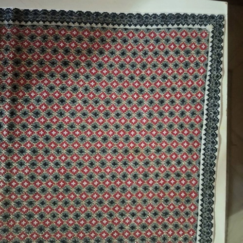 Small handmade cross-stitch doily with 2 napkins like new