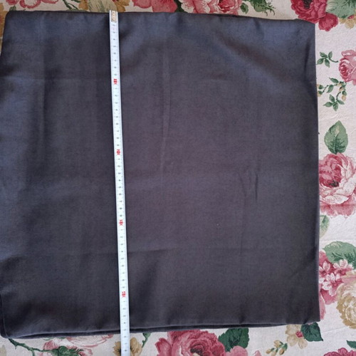 Figured pillowcases like new, set of 3, gray