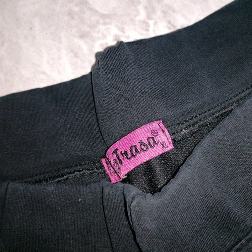 Black sportswear used, size L, elastic good quality