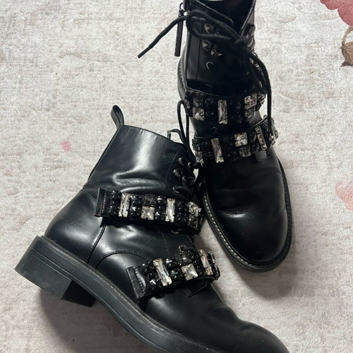 Zara women's black boots with decorative stones and buckles used, size 39