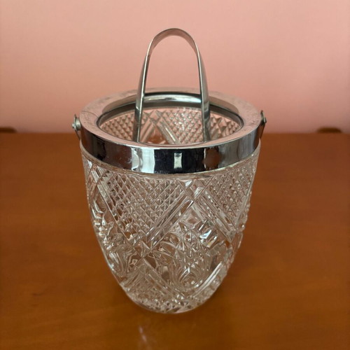 Ice bucket with handle like new