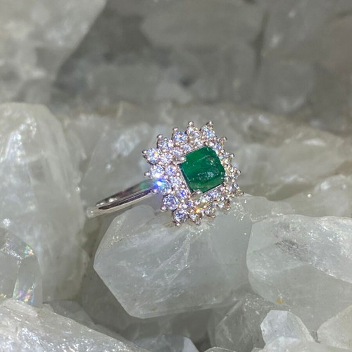Silver ring with natural emerald and moissanite, new