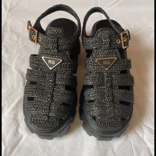 Renato Garini fisherman style sandals black like new, size 37