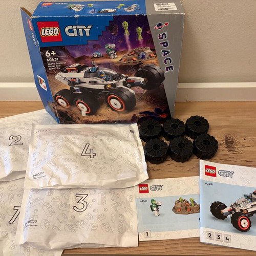 Lego City Space Explorer Rover And Alien Life set 60431 new