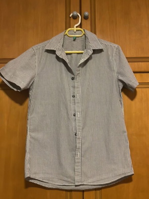 Benetton short sleeve shirt small used, 100% cotton, black and white