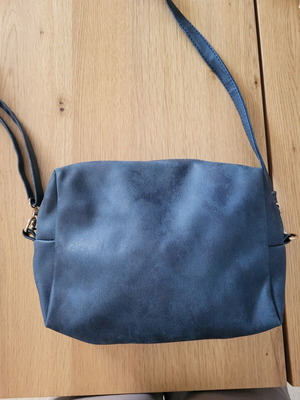 Bag crossbody blue like new