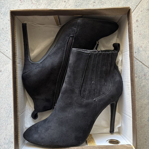 Chelsea boots high heel suede size 40 like new