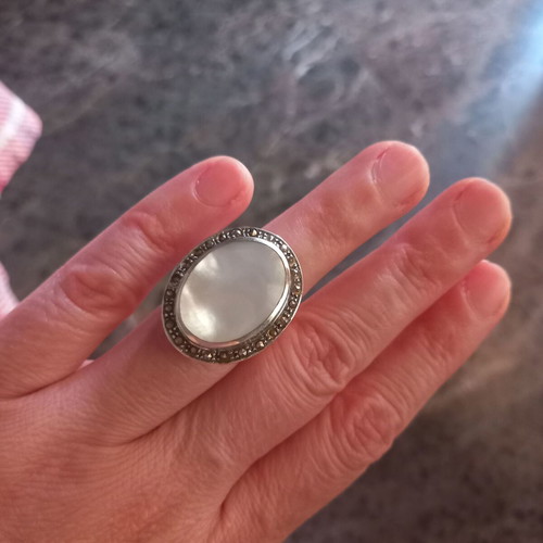 Silver ring with mother-of-pearl stone like new, size 13