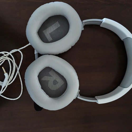 JBL Quantum 100 Wired Gaming Headset like new, white