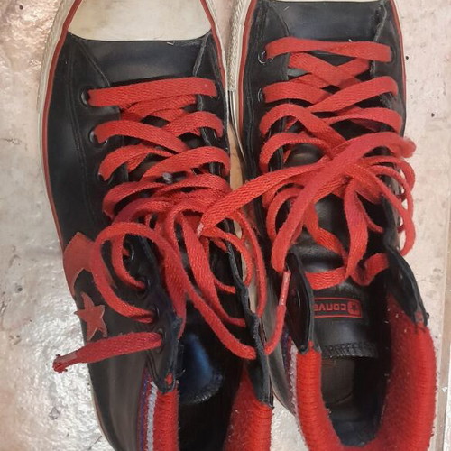 Converse All Star leather boots like new, size 42, black and red