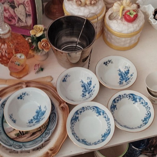 Colditz Porzellan GDR Hand Painted set of 5 bowls like new