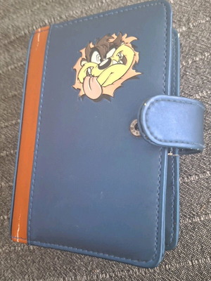 Looney Tunes (Taz) agenda notebook like new with clips