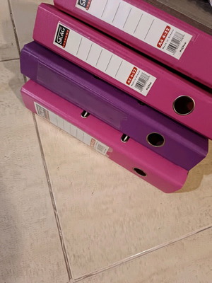 Skag folders like new, pack of 4, purple-pink