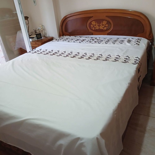 Bed sheet set with brown machine embroidery, 2 pillowcases