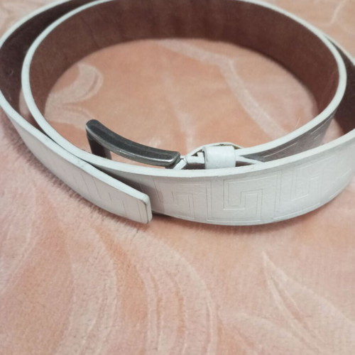 Men's leather belt white new with subtle design