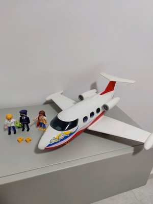 Playmobil airplane like new, code 6081