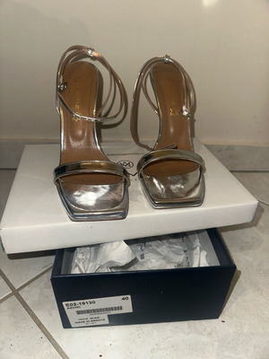 Envie Shoes Δερμάτινα Πέδιλα Ασημί σαν καινούργια, μέγεθος 40