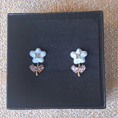 Gold plated 925 silver earrings like new, pearl flower with crystals