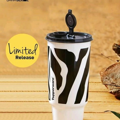 Tupperware 1-liter spout cup new, collectible