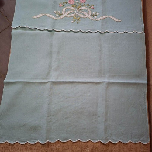 Hand-embroidered linen baby crib sheet, veraman color