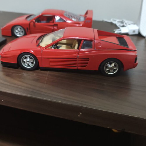 Ferrari Testarossa 1:18 collectible model car