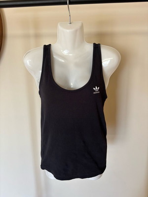 Adidas ribbed sleeveless top like new, size Medium, black