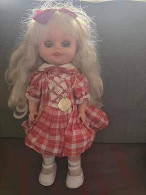 El Greco walking doll used, 1970s, mechanism not working