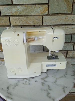 Pfaff Element 1095s Sewing Machine like new