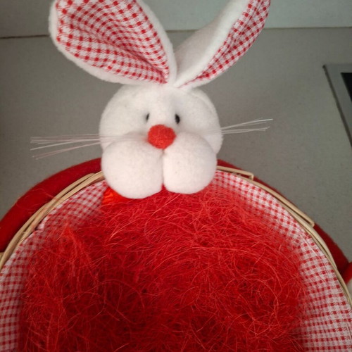 Wicker Easter basket like new, 20cm diameter