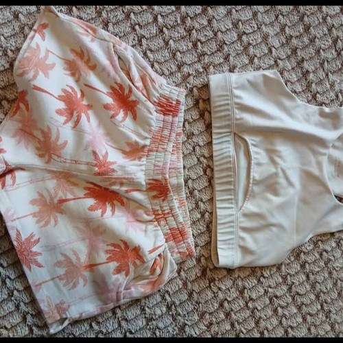 Girls' clothing pack size 11-12 used, 12 pieces
