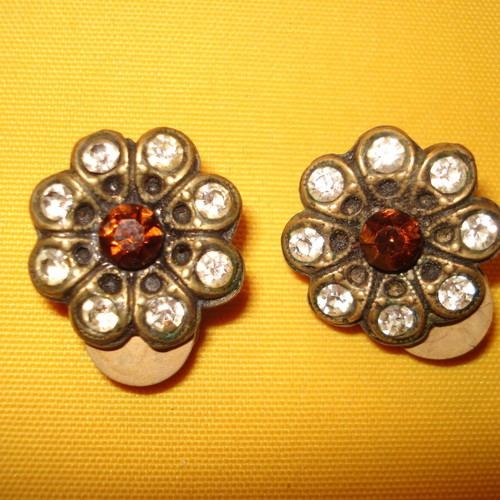 Small vintage clip earrings used