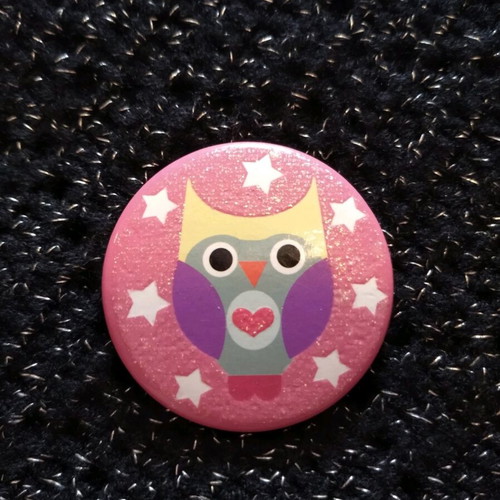 Owl pin like new, pink