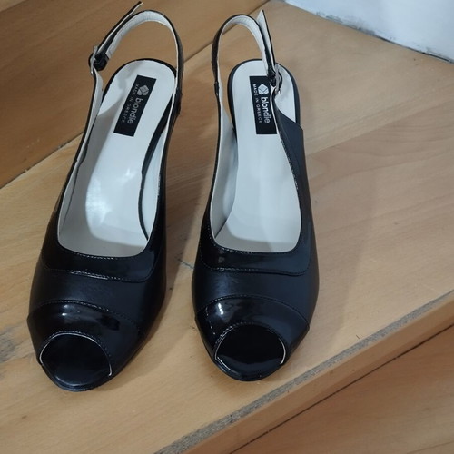 Blondie sandals size 39 new, black