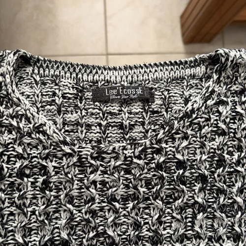 LeeEcosse men's pullover sweater, size large, black and grey