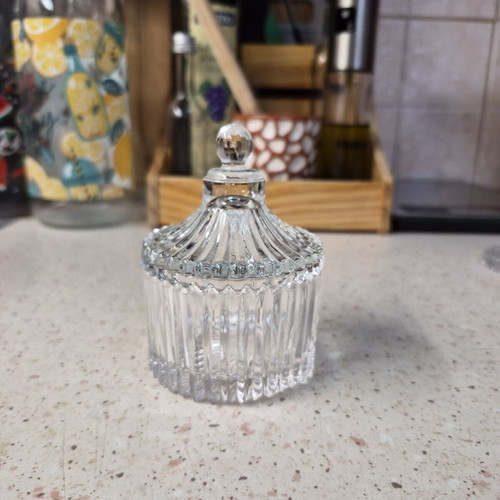 Set of 2 glass decorative jars with lid, like new