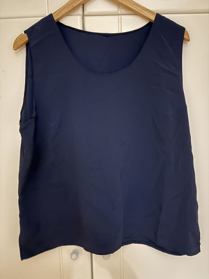 Sleeveless blouse like new, blue, size L